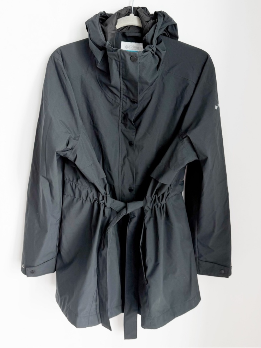 Columbia Women’s XL Black Omni-Tech Hooded Rain Jacket Belted Windbreaker